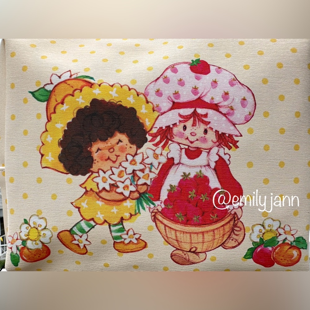 Strawberry Shortcake🍓Cosmetic Bag - Picture 2 of 7